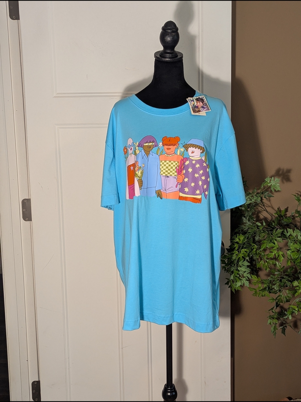 Target Unisex Blue Graphic Tee with Inclusive Colorful Crew Illustration. Sz 1X.
